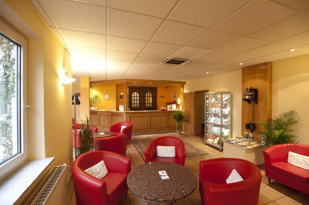 Arthotel Ambassador Wiesbaden - Free Parking Экстерьер фото