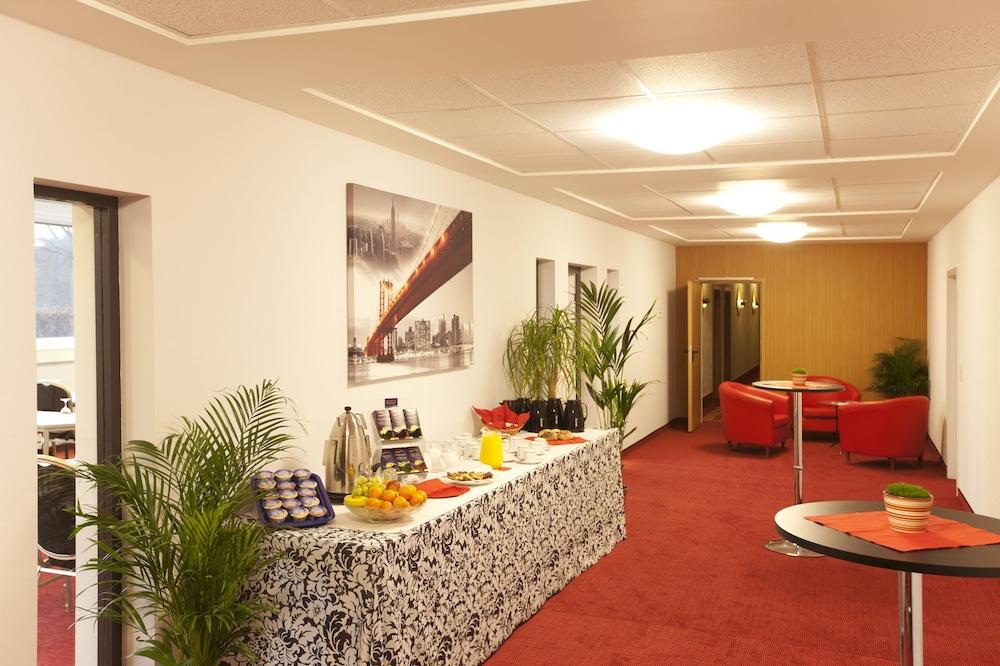 Arthotel Ambassador Wiesbaden - Free Parking Экстерьер фото
