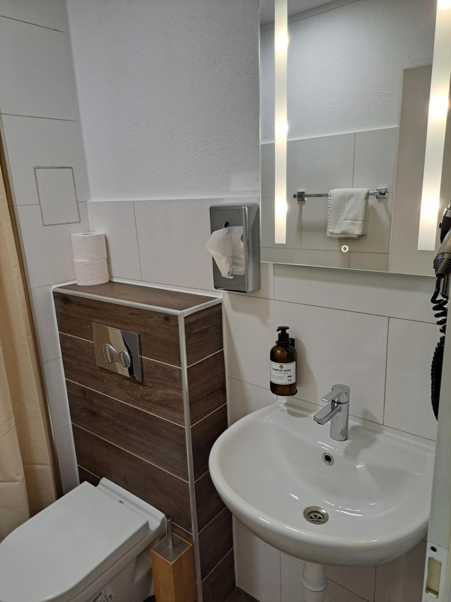 Arthotel Ambassador Wiesbaden - Free Parking Экстерьер фото