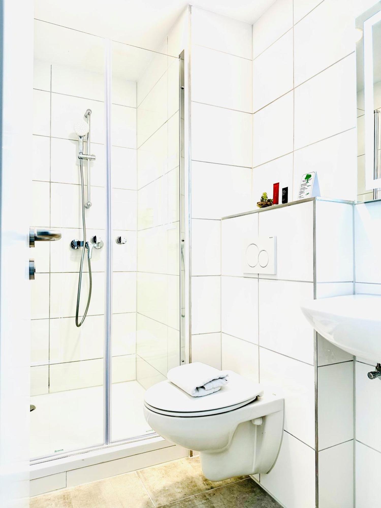 Arthotel Ambassador Wiesbaden - Free Parking Экстерьер фото