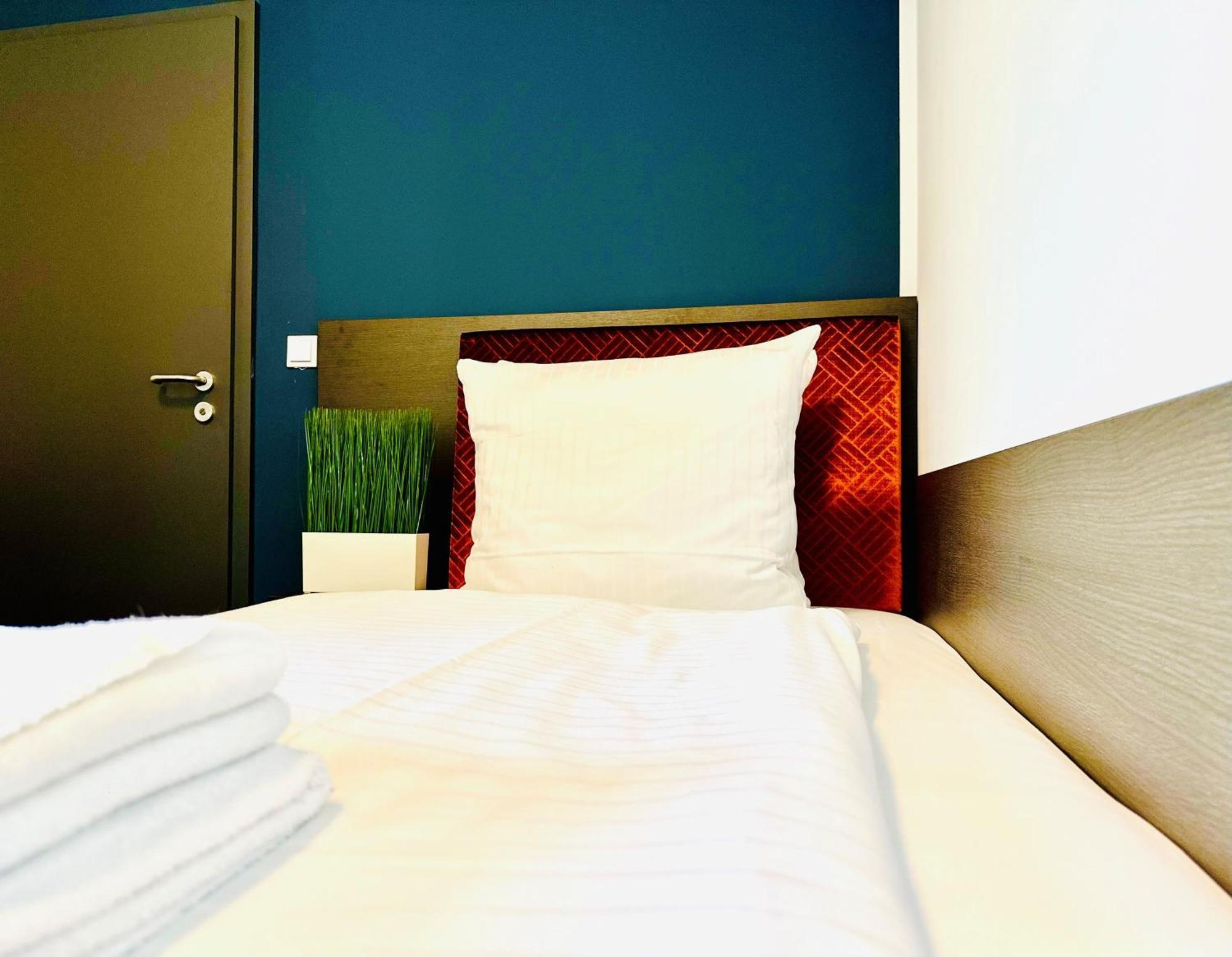 Arthotel Ambassador Wiesbaden - Free Parking Экстерьер фото